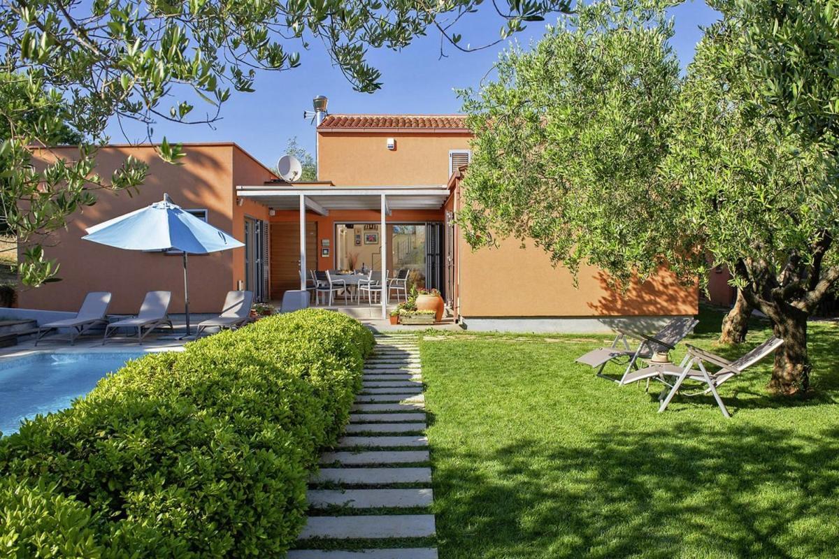 Villa Emili In Medulin - Haus Fuer 4-5 Personen المظهر الخارجي الصورة